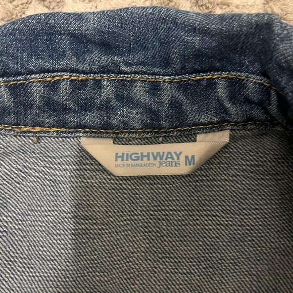 Cropped Jean Jacket - Picture 2 of 2